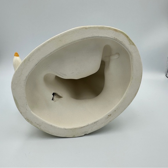 Vintage 1975 Duncan Ceramics Production Inc. Farm Girl With Goose - Picture 8 of 10